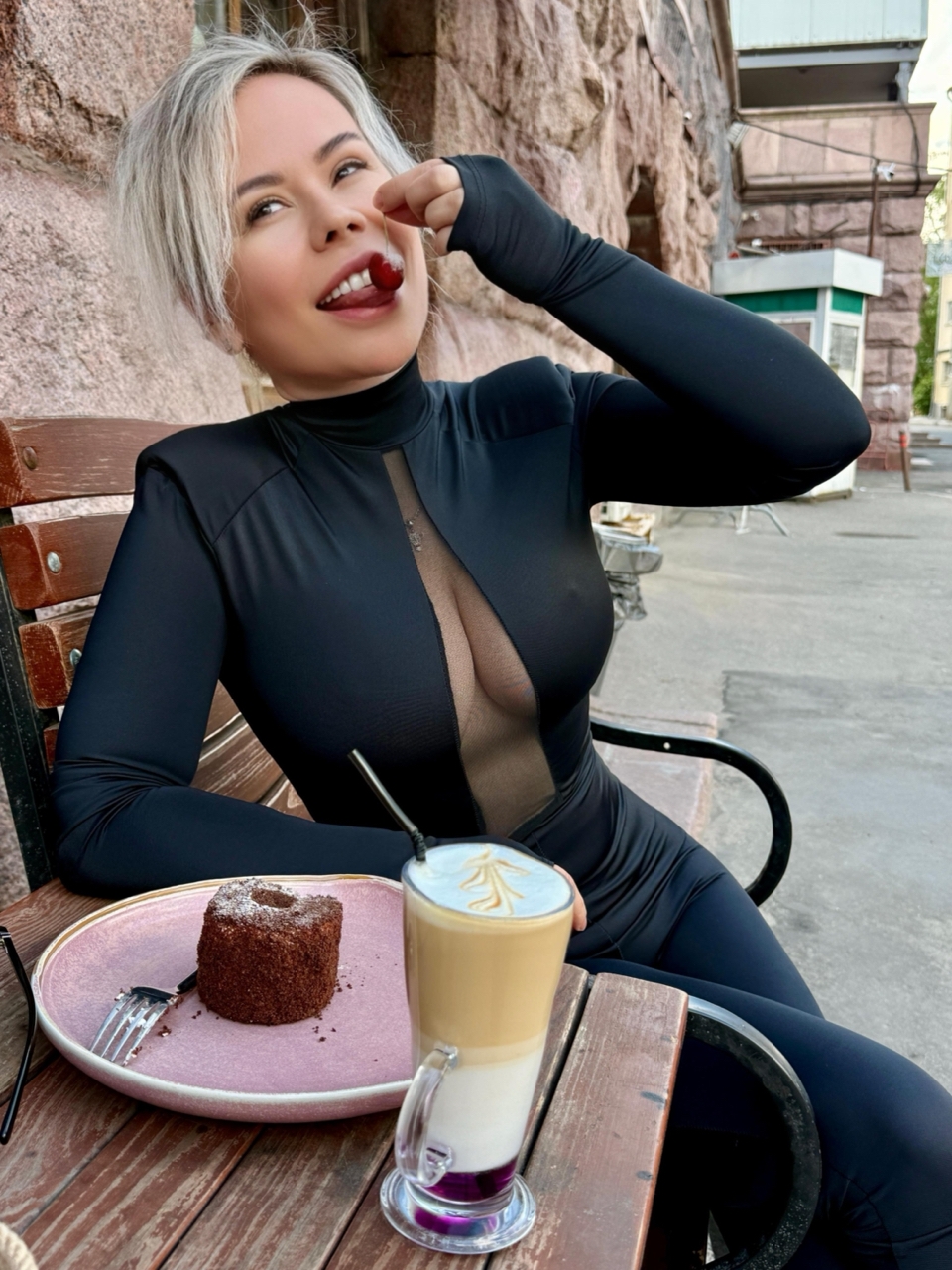 Maria Dyukova (Mariangel777) enjoying dessert at Oleg Ilyin Confectionery