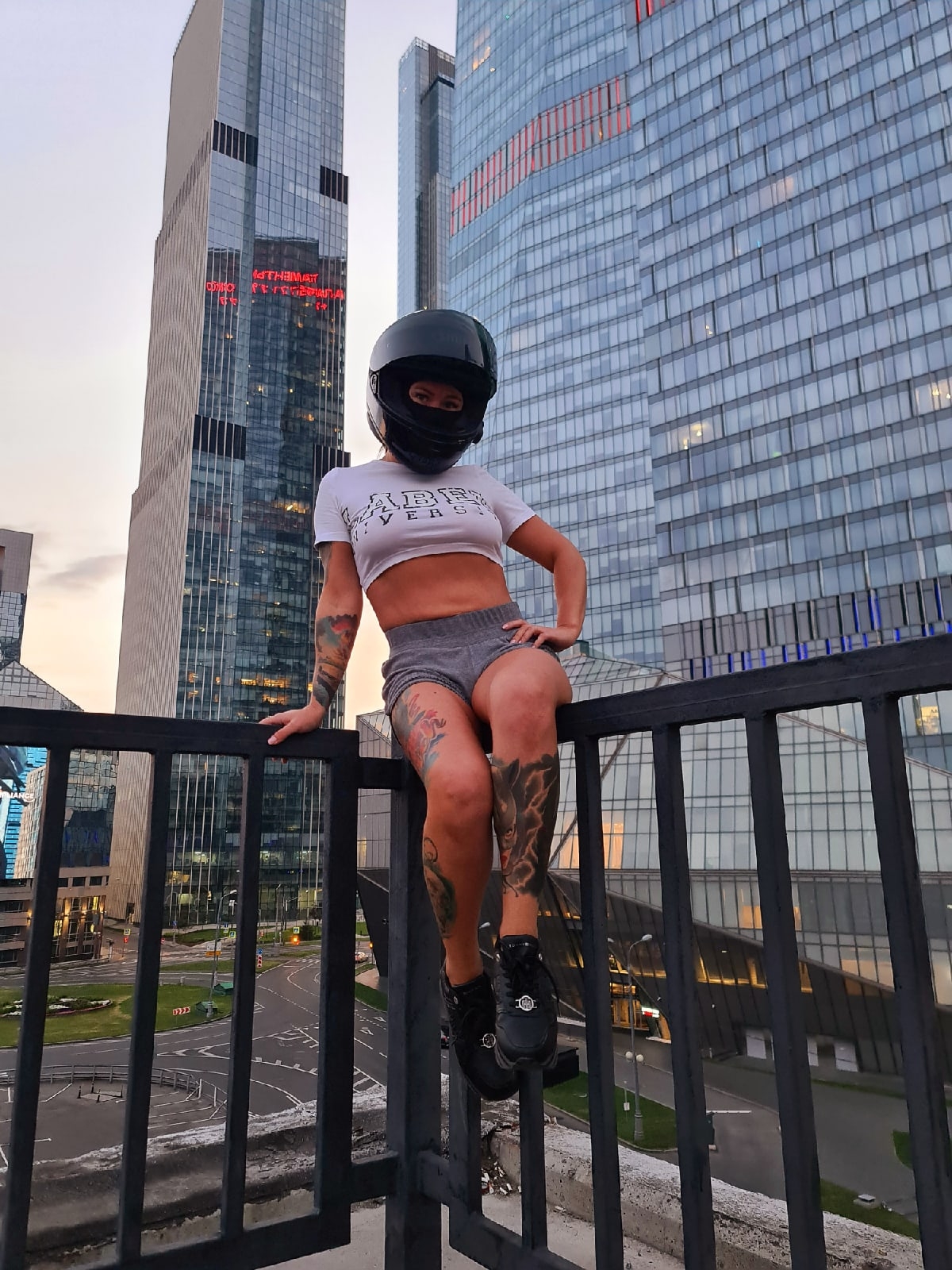 Maria Dyukova (Mariangel777) posing on a rooftop in Moscow