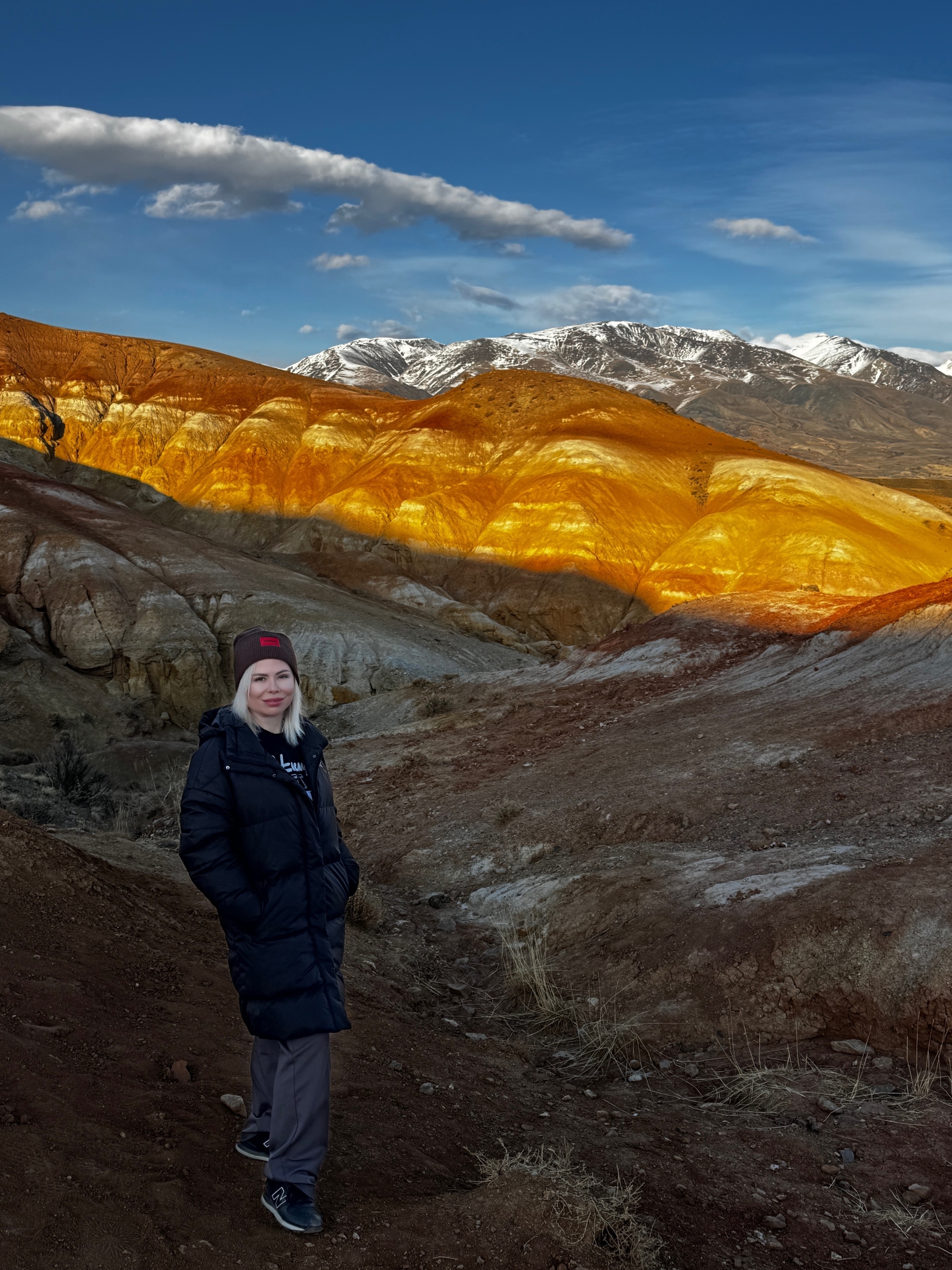Maria Dyukova (Mariangel777) in a mountain valley
